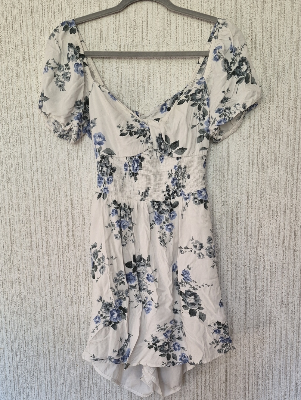 Hollister Floral Open Back Romper Puff Sleeve Smocked Waist Size Large